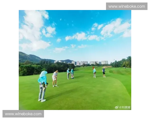球童视角下的高尔夫赛事体验与成长之路解析